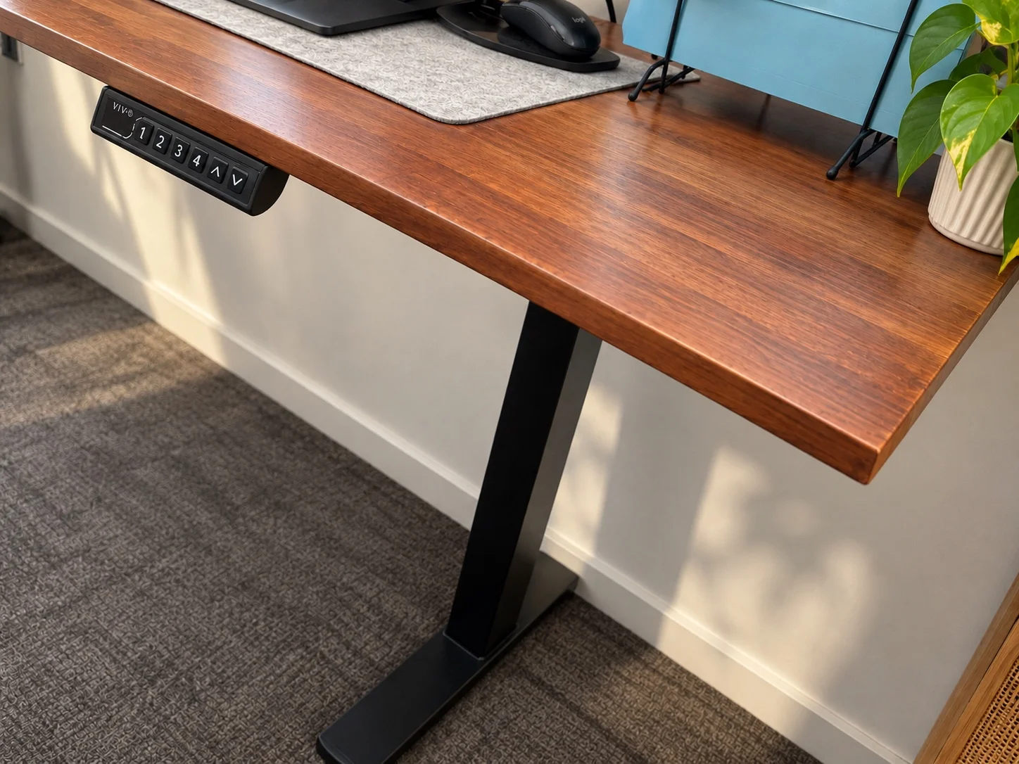 Close up of the finished timber top and height controller